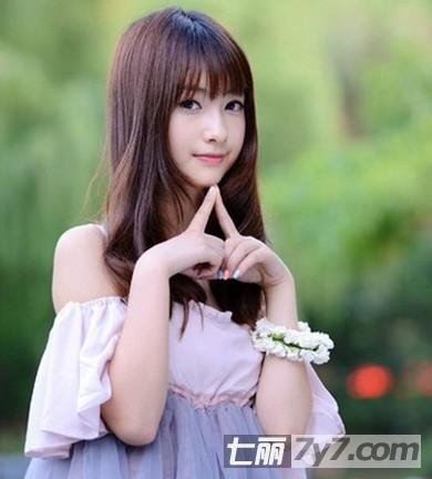 长脸适合什么发型 齐刘海长发修出精致V脸-长