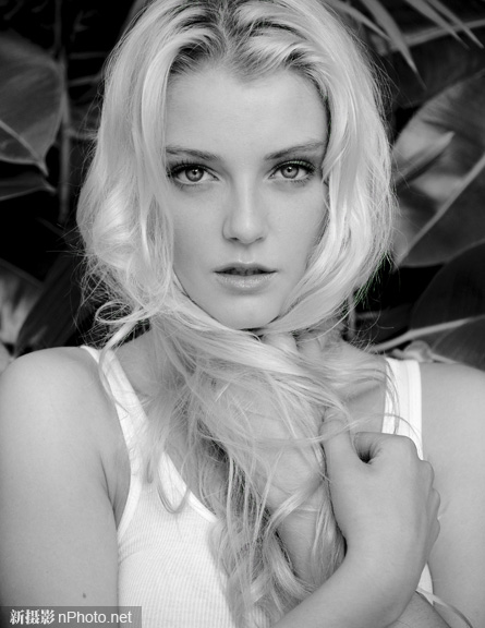 9A104146377_650x2000.jpg