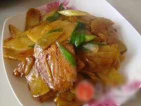 土豆炒肉片