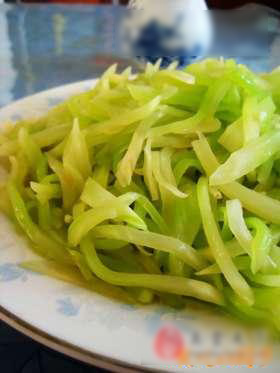 清炒莴苣丝