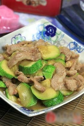 西葫芦炒肉片