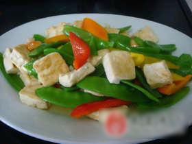 豆腐炒荷兰豆