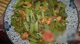 芹菜炒肉