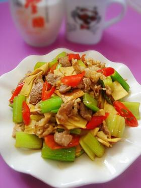 西芹炒豆皮