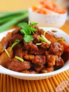 美食小视频大全羊肉的做法 ac5ff81e9ee011e3b4a6e0db5512b209.jpg